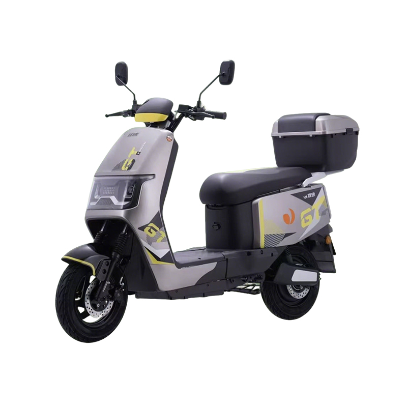 Bagaimana kinerja sistem suspensi Sepeda Motor Serbaguna di jalan perkotaan dan medan off-road dibandingkan dengan sepeda motor dual-sport khusus?
